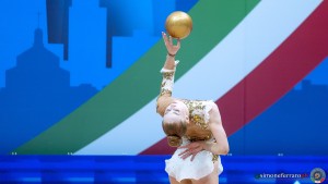 aa q kautzman alexandria usa ph simone ferraro sfa07546 copia